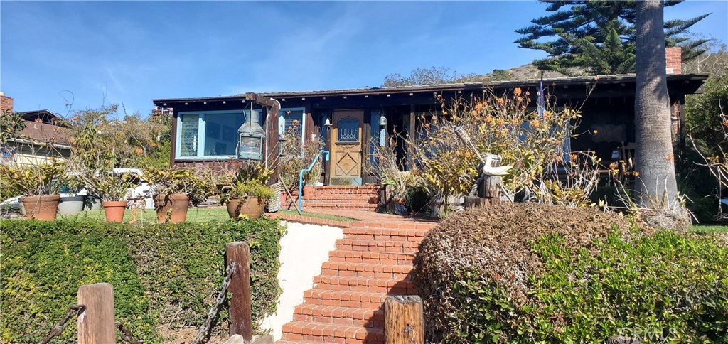 1640 Hillcrest Drive, Laguna Beach CA 92651 - photo 1