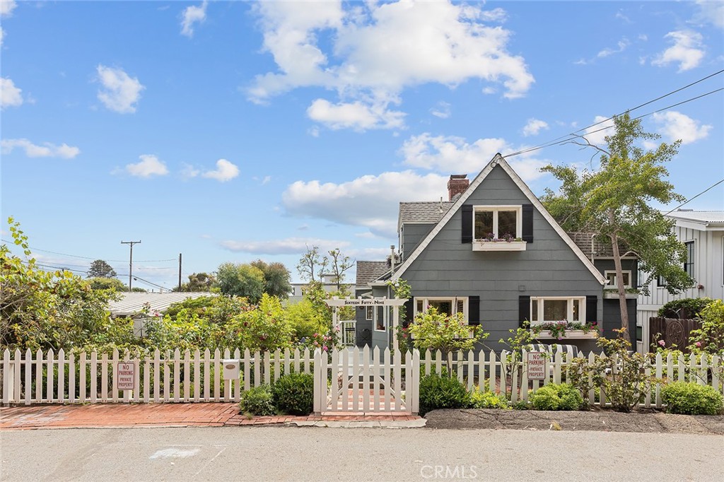 Welcome home to 1659 Santa Cruz! - 1659 SANTA CRUZ Street, Laguna Beach CA 92651 - photo 1