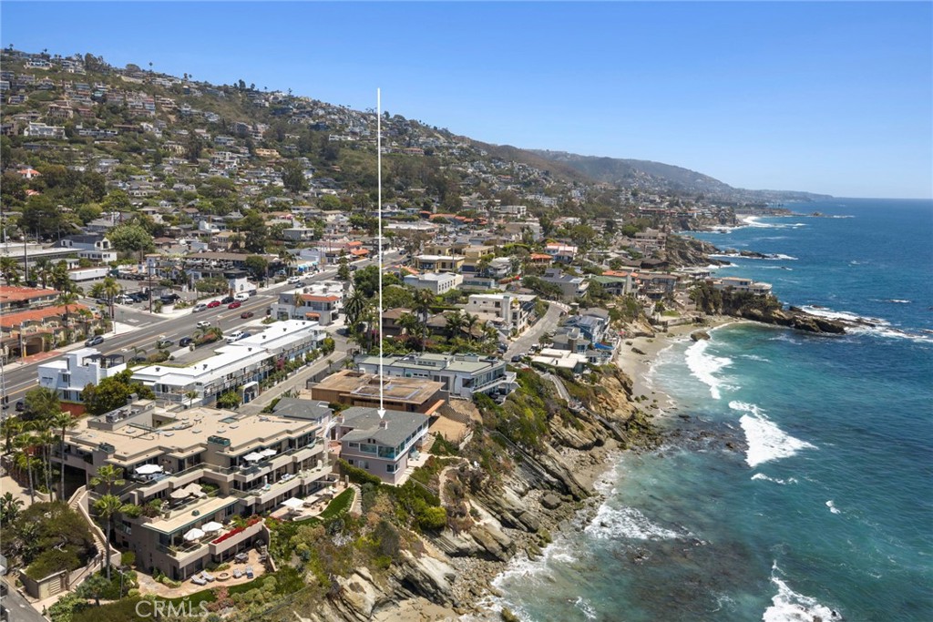 Whether one envisions a thoughtful restoration or an entirely reimagined estate, the bones of this offering, the lot, th - 1665 Viking Road, Laguna Beach CA 92651 - photo 19