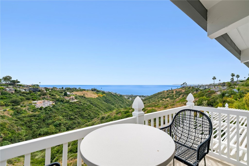 Experience coastal living at its finest in one of Laguna Beach’s most desirable settings. - 1675 Tahiti Avenue, Laguna Beach CA 92651 - photo 24