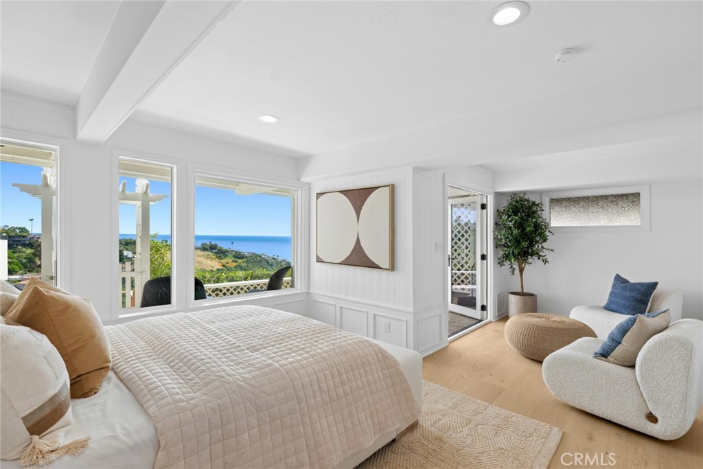 The lower level provides a flexible space that can function as a private apartment-style suite with an en-suite bath or - 1675 Tahiti Avenue, Laguna Beach CA 92651 - photo 33