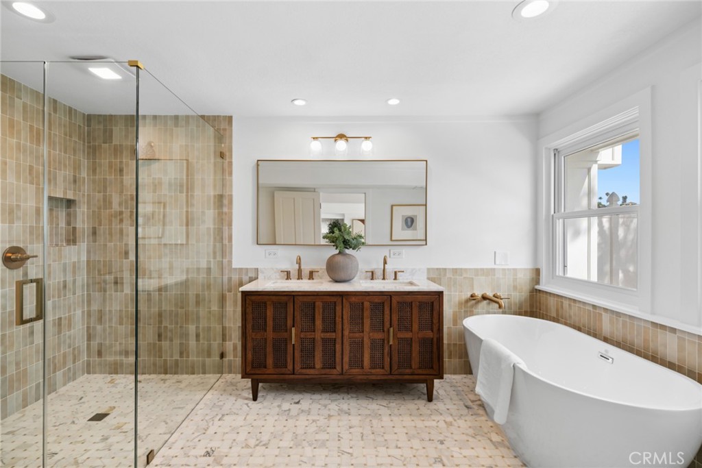 1675 Tahiti Avenue, Laguna Beach CA 92651 - photo 34