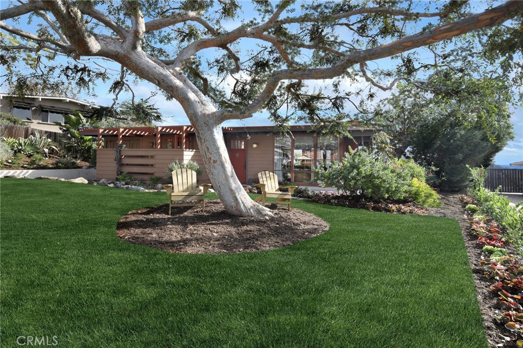 1687 Temple Hills Drive, Laguna Beach CA 92651 - photo 1