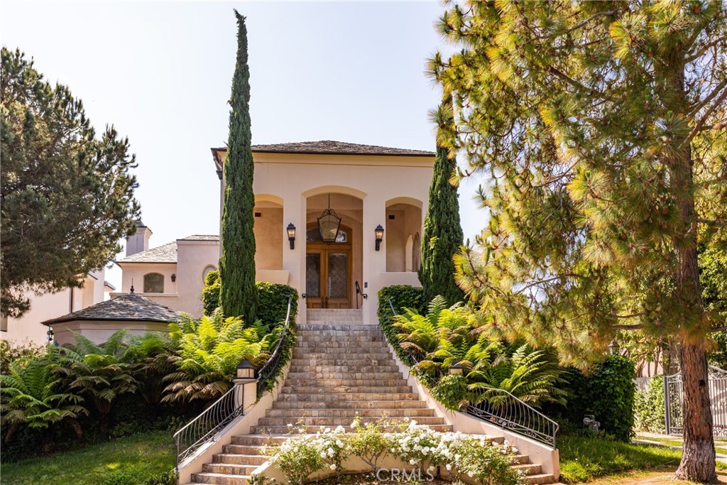 17 Smithcliffs Road, Laguna Beach CA 92651 - photo 1