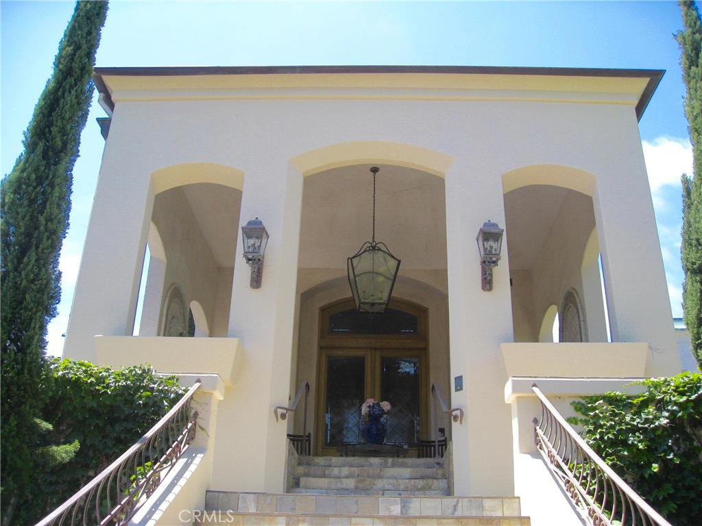 17 Smithcliffs Road, Laguna Beach CA 92651 - photo 1