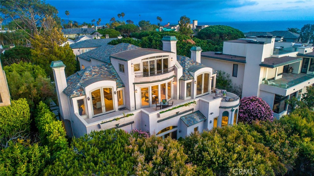 17 Smithcliffs Road, Laguna Beach CA 92651 - photo 1
