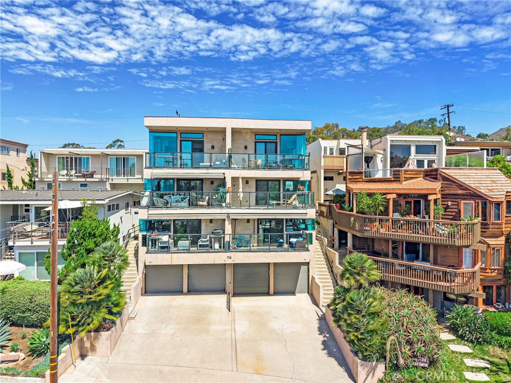 Exterior front of building. Unit B is Top right unit. Access to top floor units is in the back of building. - 174 Cliff Drive B, Laguna Beach CA 92651 - photo 1