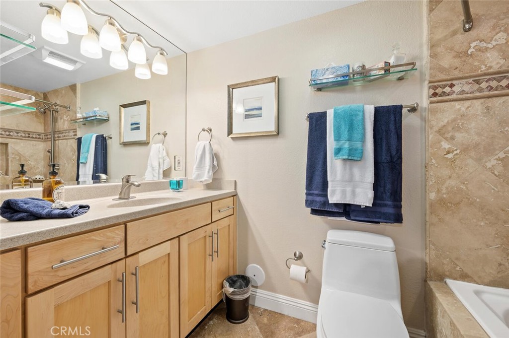 174 Cliff Drive F, Laguna Beach CA 92651 - photo 29