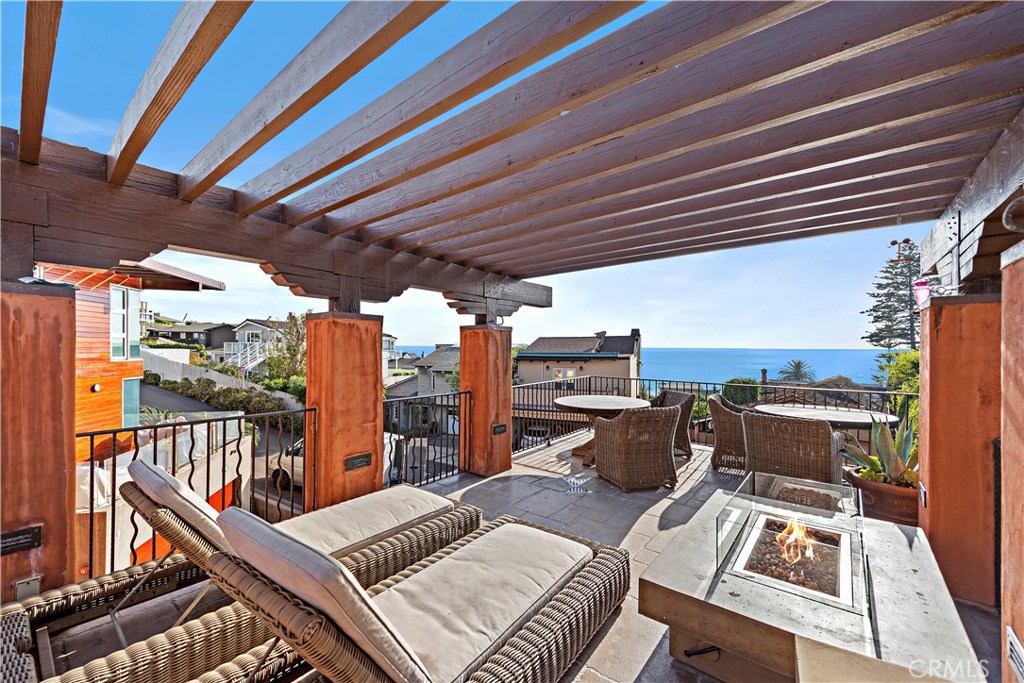 174 Dumond Drive, Laguna Beach CA 92651 - photo 1