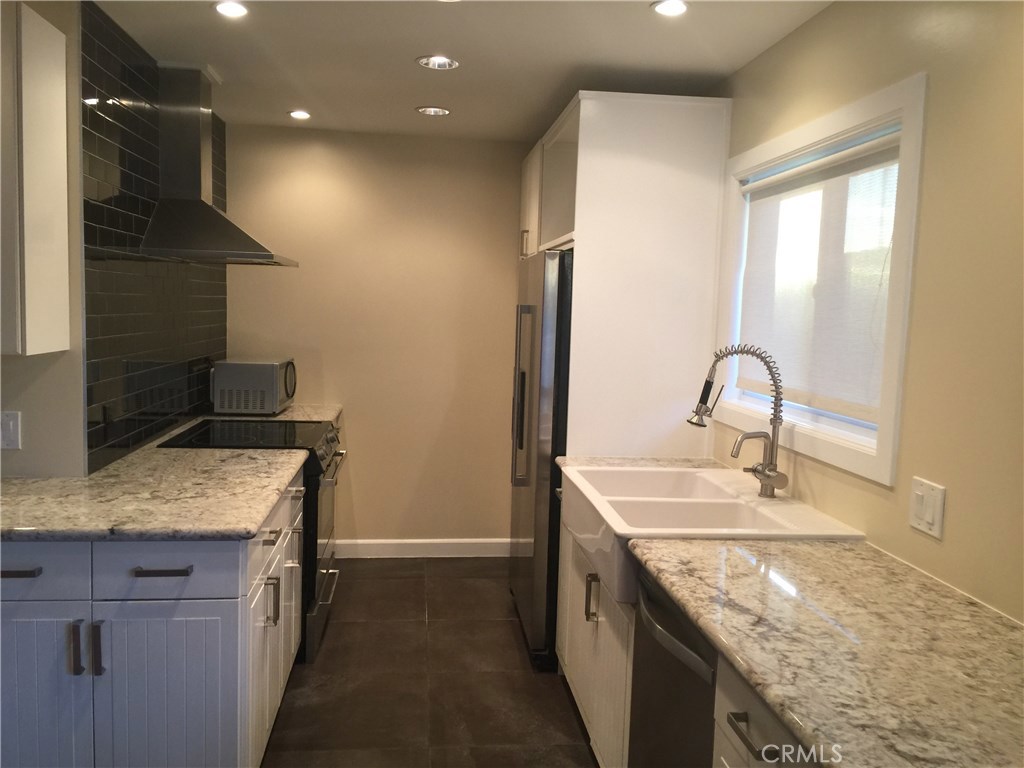 179 Mcknight Drive 8, Laguna Beach CA 92651 - photo 1