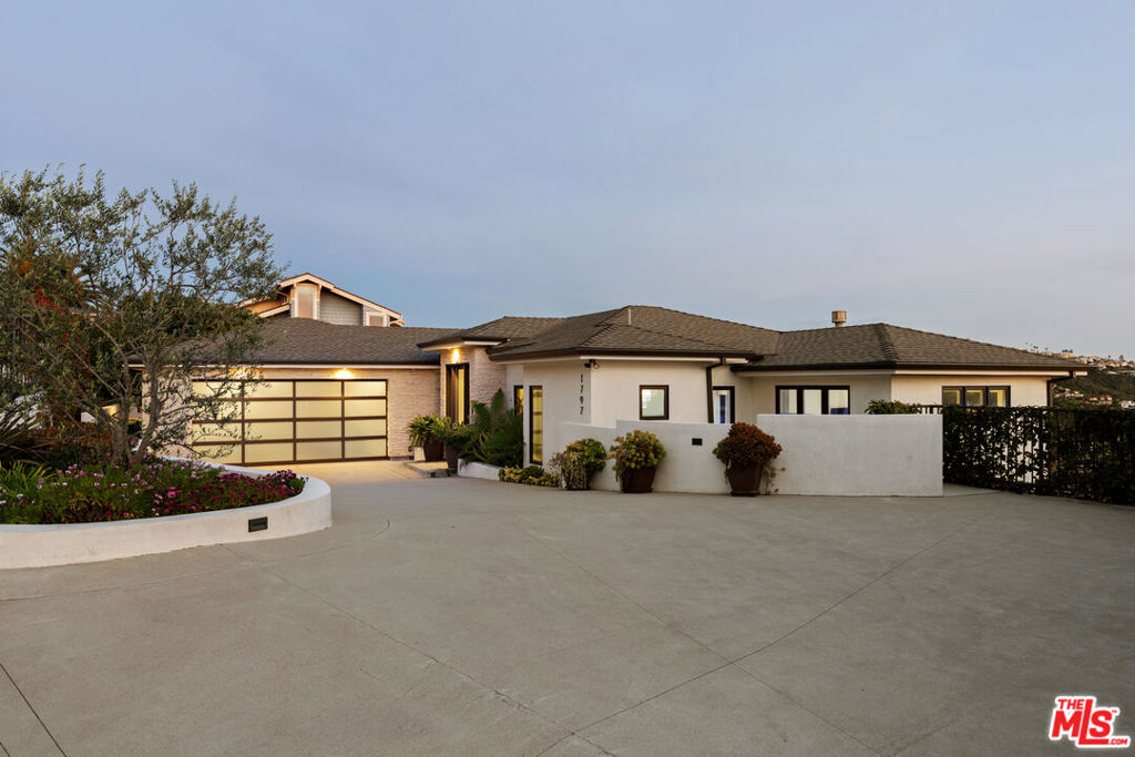 1797 Temple Hills Drive, Laguna Beach CA 92651 - photo 1