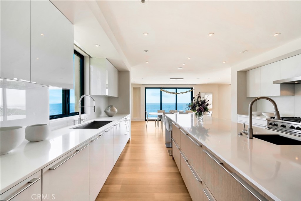 Kitchen - 18 Lagunita Drive, Laguna Beach CA 92651 - photo 8