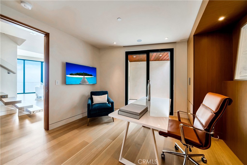 Second office/ bedroom - 18 Lagunita Drive, Laguna Beach CA 92651 - photo 19