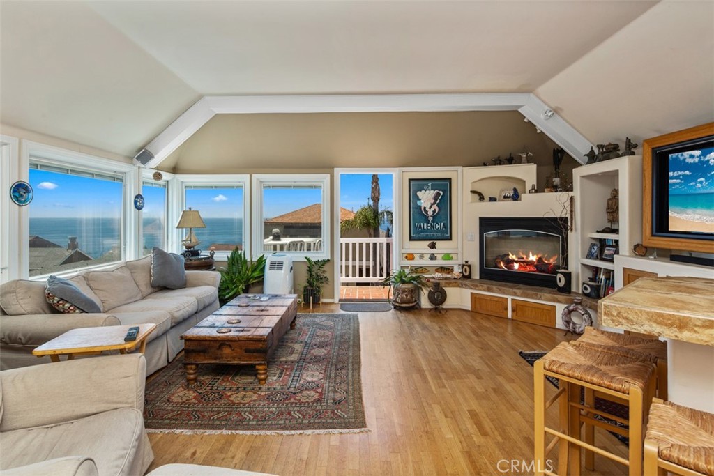 Living Room BBQ - 181 SUNSET Terrace, Laguna Beach CA 92651 - photo 38