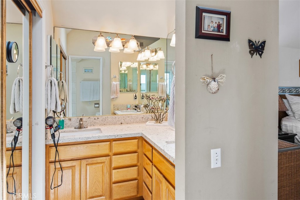 Master Bathroom - 181 SUNSET Terrace, Laguna Beach CA 92651 - photo 49