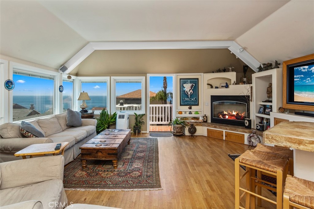 Living Room BBQ - 181 SUNSET Terrace, Laguna Beach CA 92651 - photo 38