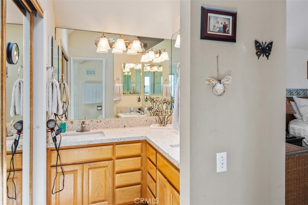 Master Bathroom - 181 SUNSET Terrace, Laguna Beach CA 92651 - photo 49