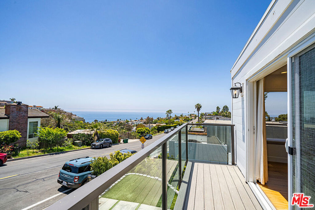 1884 Del Mar Avenue, Laguna Beach CA 92651 - photo 1