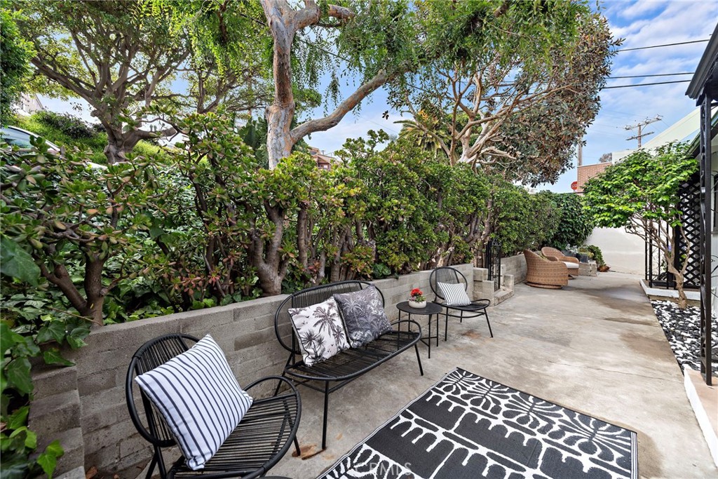 189 Lower Cliff Drive, Laguna Beach CA 92651 - photo 2