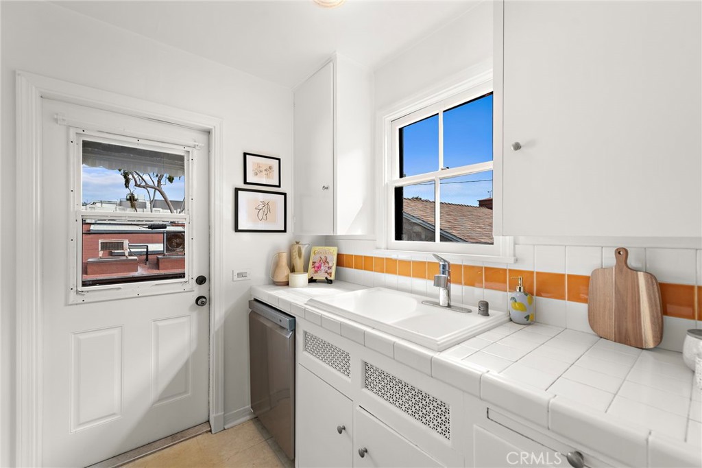 189 Lower Cliff Drive, Laguna Beach CA 92651 - photo 7