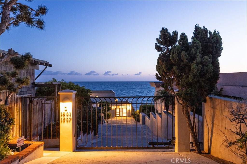 Private Gated Driveway - 1901 Ocean Way, Laguna Beach CA 92651 - photo 46