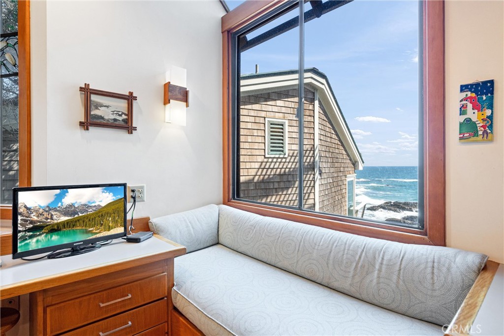 1911 Ocean Way, Laguna Beach CA 92651 - photo 10