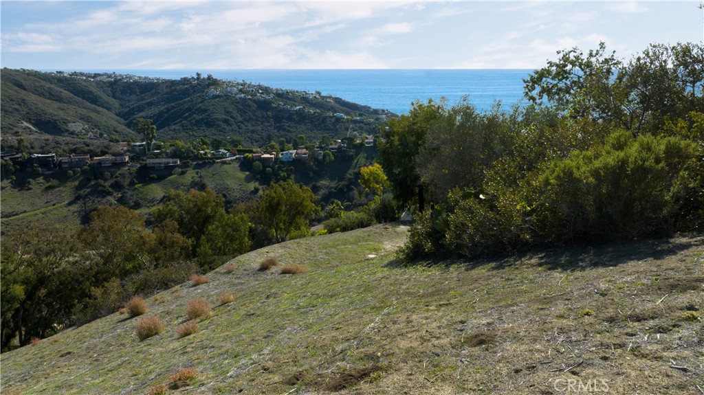 1950 Upper Rim Rock Rd, Laguna Beach CA 92651 - photo 2