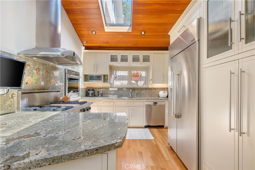 1960 Ocean Way, Laguna Beach CA 92651 - photo 11