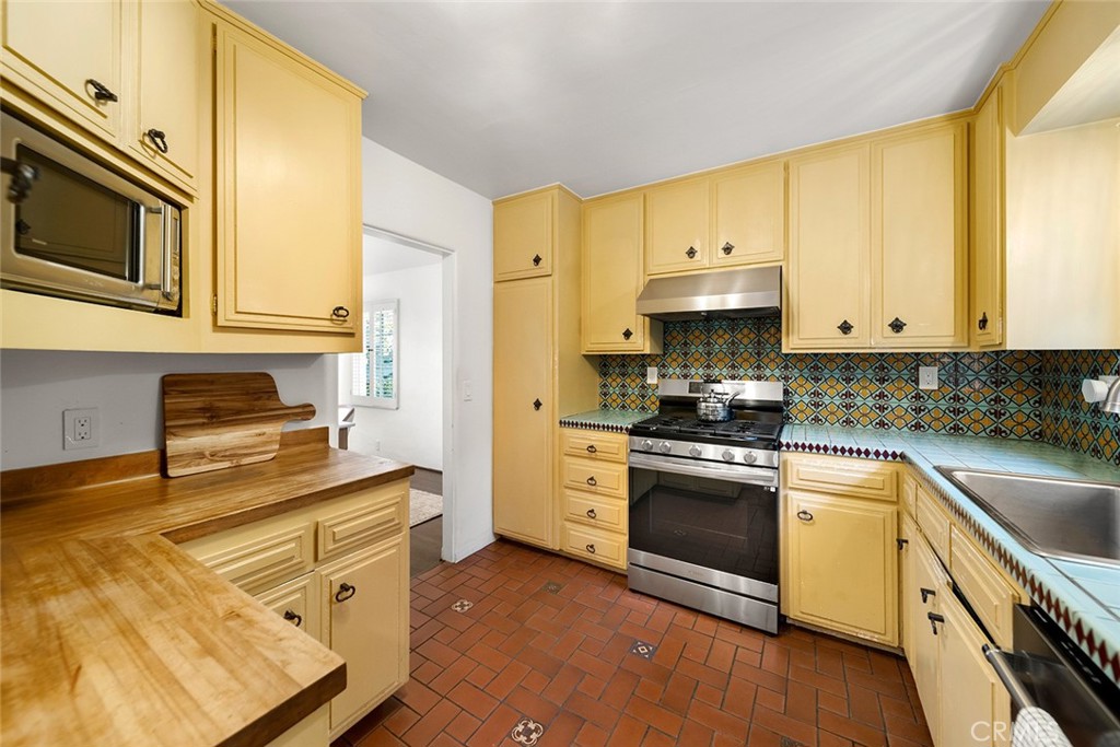 2 Emerald Bay, Laguna Beach CA 92651 - photo 33