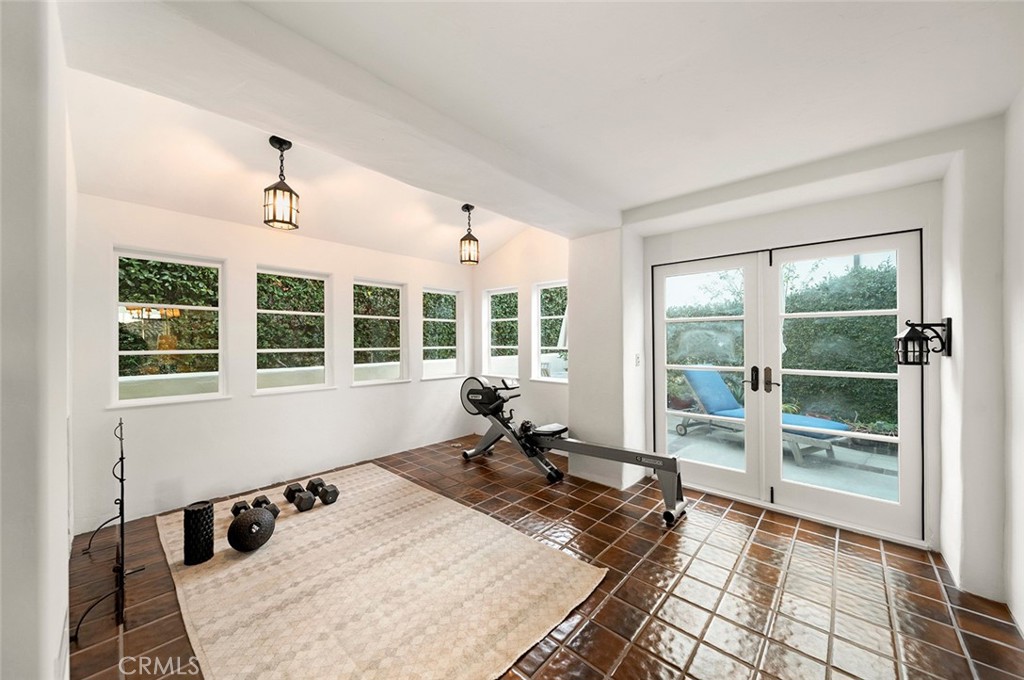 Weight room or office - 2 Emerald Bay, Laguna Beach CA 92651 - photo 34