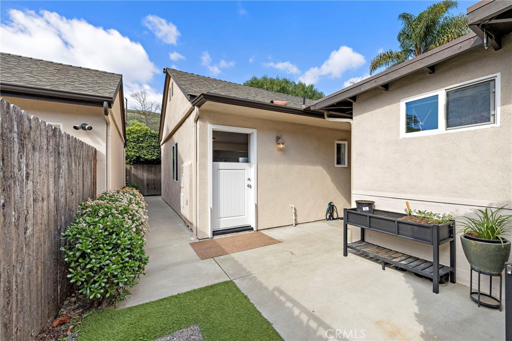 20451 Sun Valley Drive B, Laguna Beach CA 92651 - photo 1