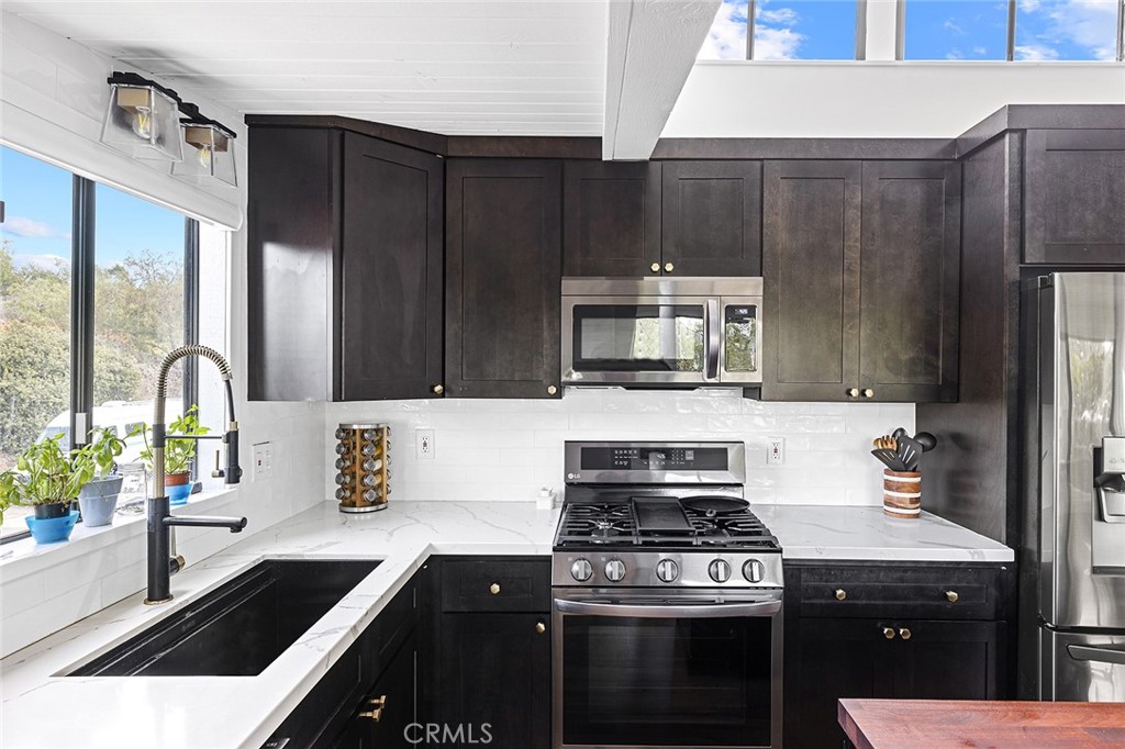 Kitchen - 2084 Del Mar Avenue, Laguna Beach CA 92651 - photo 1