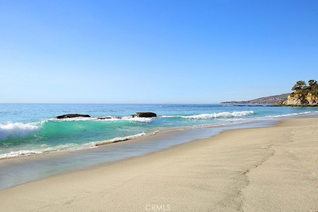 21 Lagunita Drive, Laguna Beach CA 92651 - photo 1