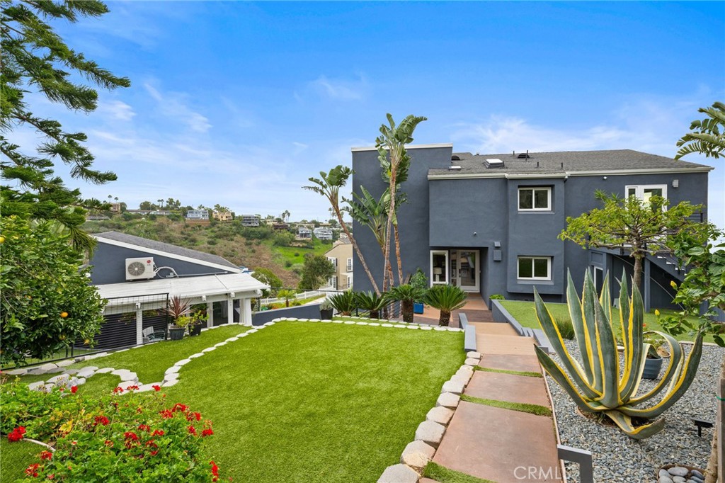 2130 Hillview Drive, Laguna Beach CA 92651 - photo 1