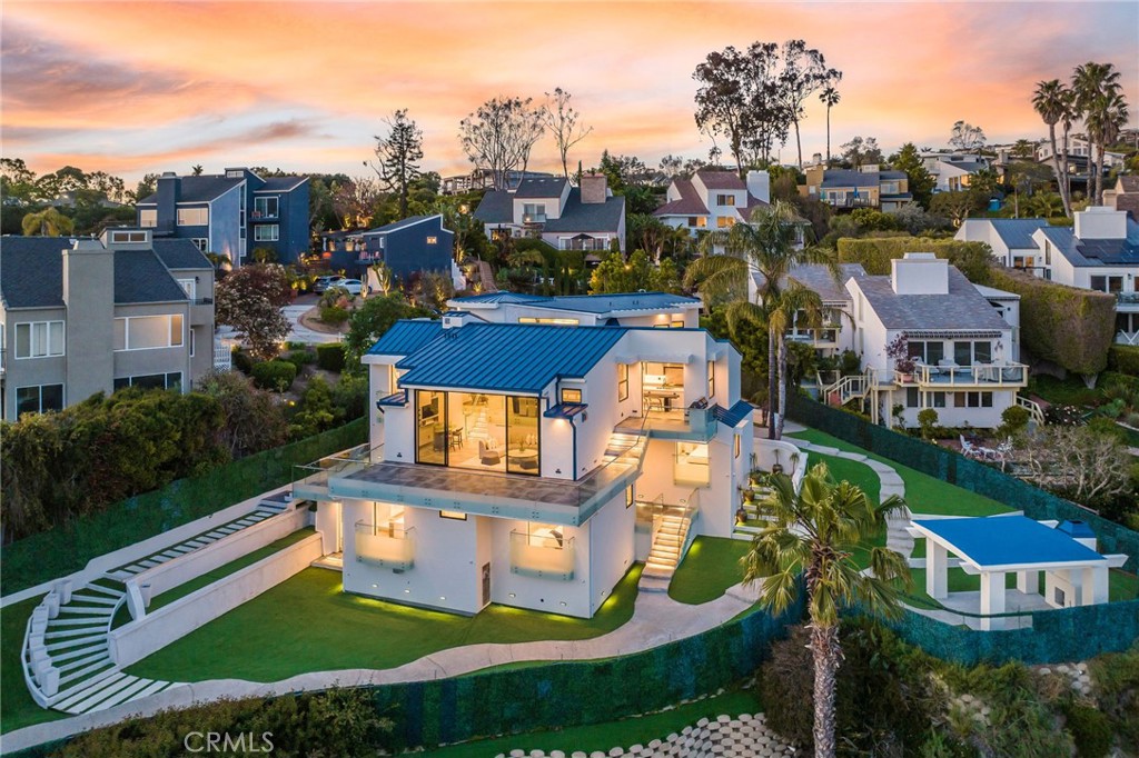 2135 Hillview Drive, Laguna Beach CA 92651 - photo 2