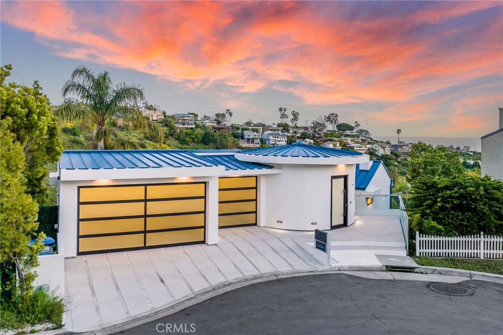 2135 Hillview Drive, Laguna Beach CA 92651 - photo 3