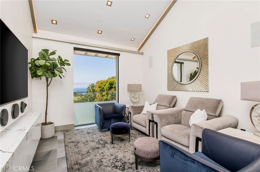 2135 Hillview Drive, Laguna Beach CA 92651 - photo 12