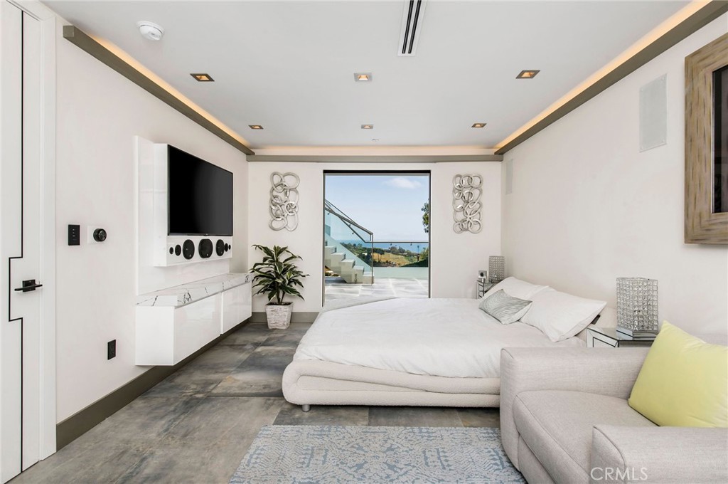 2135 Hillview Drive, Laguna Beach CA 92651 - photo 20