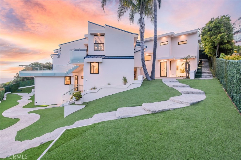 2135 Hillview Drive, Laguna Beach CA 92651 - photo 25