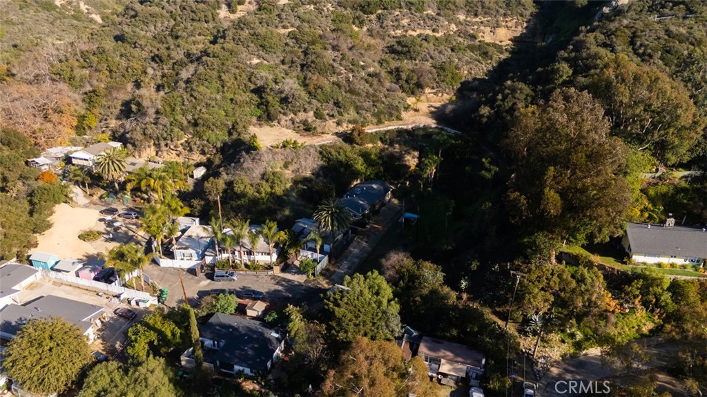 21431 Stans Lane, Laguna Beach CA 92651 - photo 24