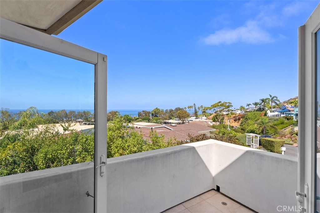 Primary deck - 21462 Ocean Vista, Laguna Beach CA 92651 - photo 21