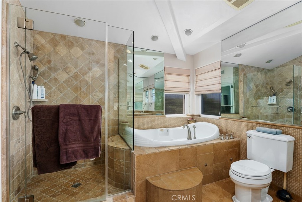 Primary bath - 21462 Ocean Vista, Laguna Beach CA 92651 - photo 28