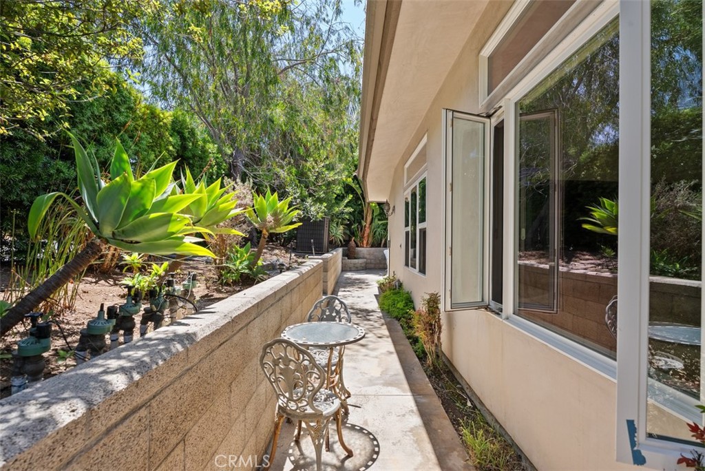 21462 Ocean Vista, Laguna Beach CA 92651 - photo 40