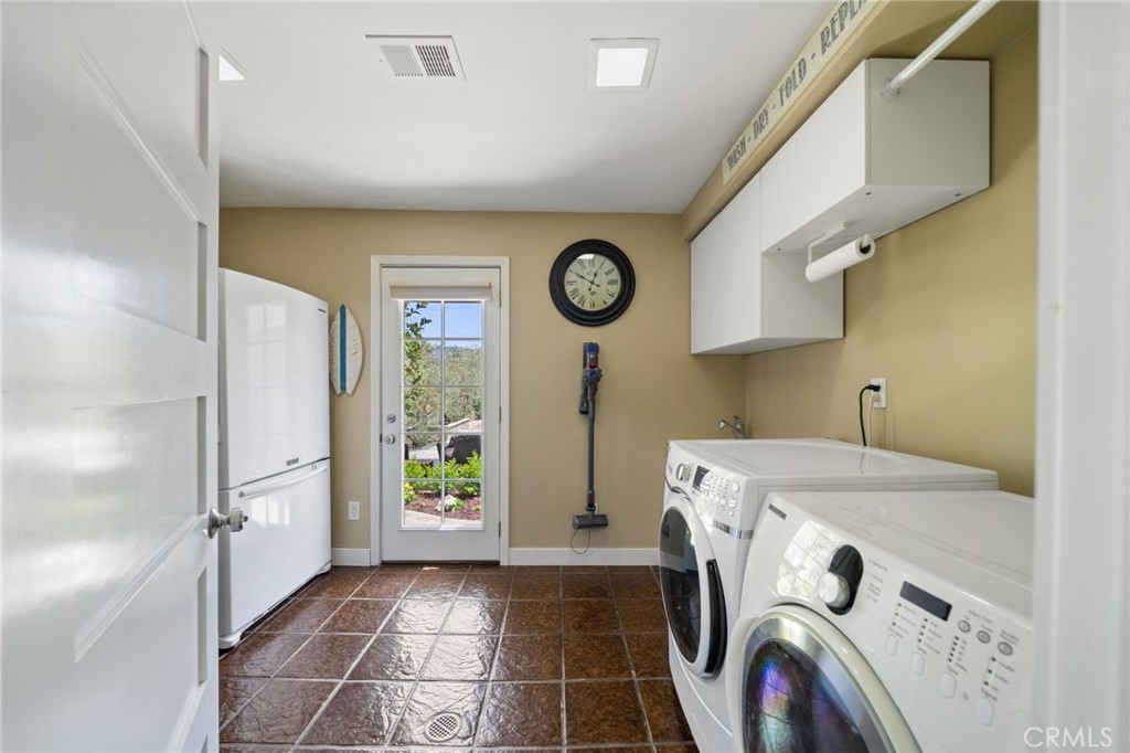 215 Monterey Drive, Laguna Beach CA 92651 - photo 3