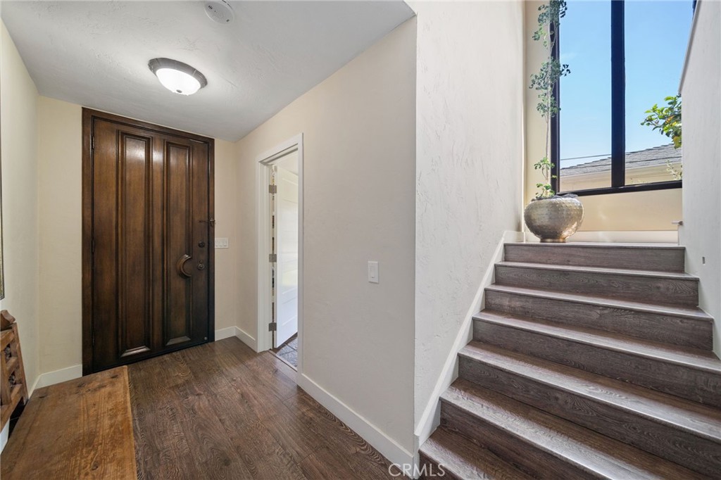 215 Monterey Drive, Laguna Beach CA 92651 - photo 4