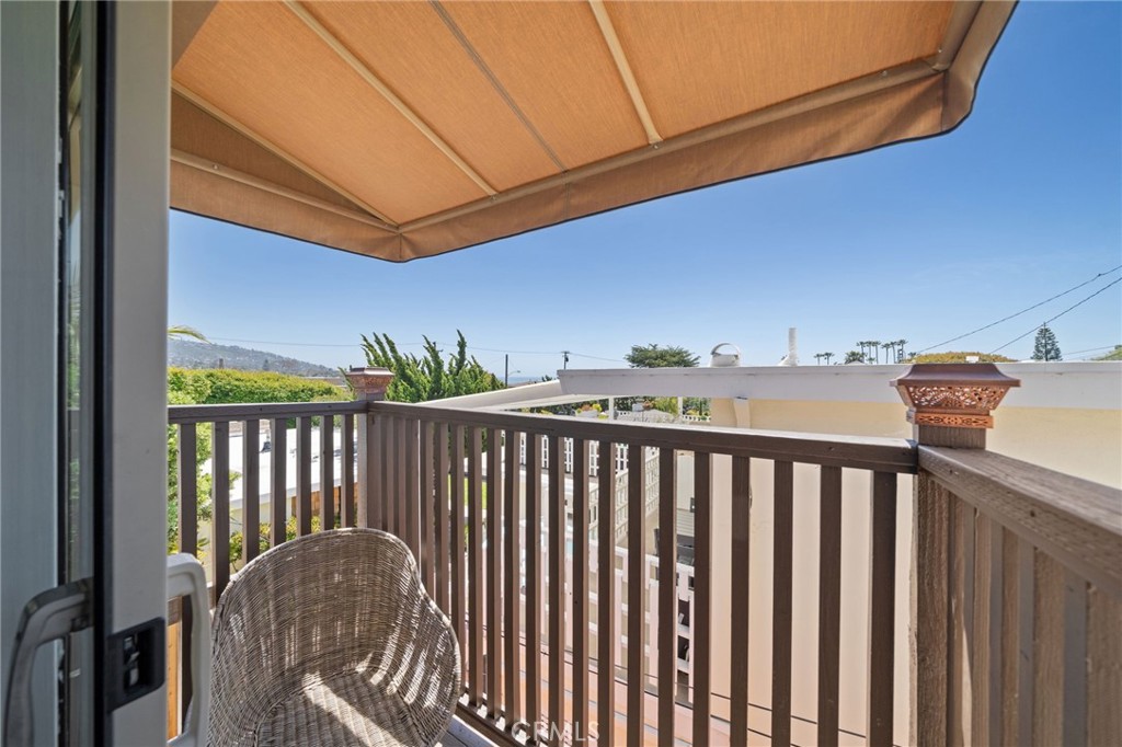 215 Monterey Drive, Laguna Beach CA 92651 - photo 15