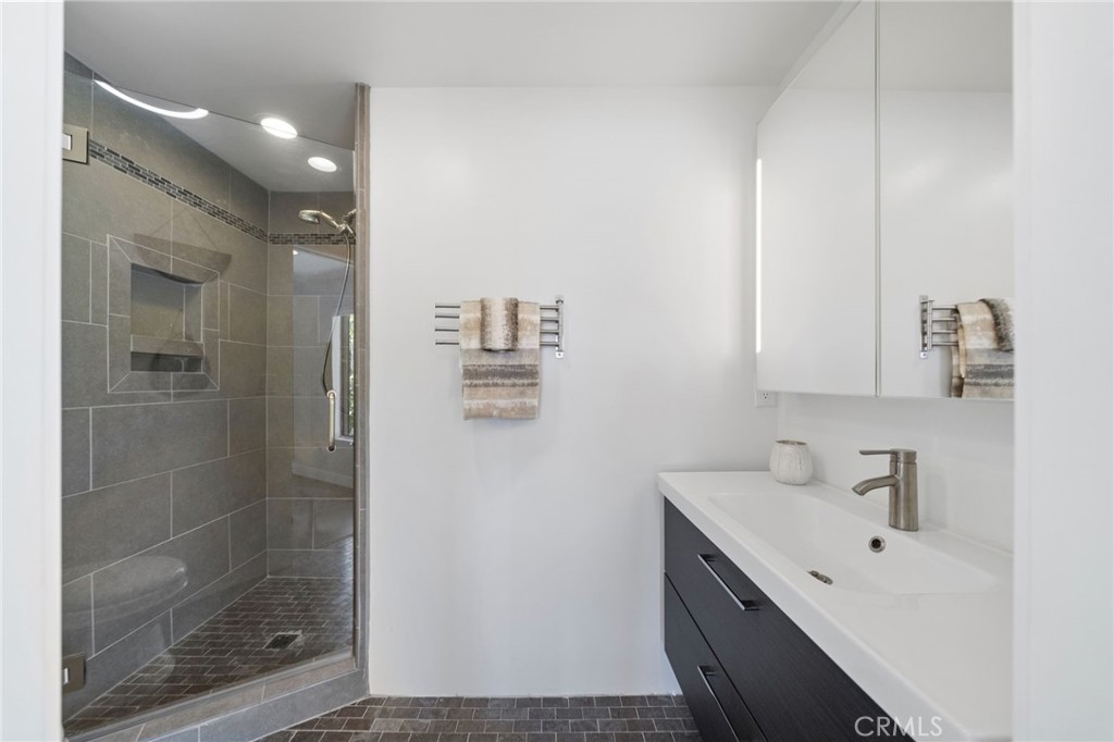 215 Monterey Drive, Laguna Beach CA 92651 - photo 23