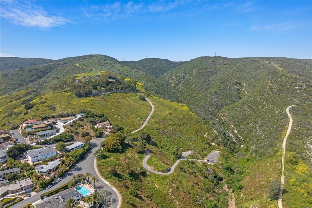 215 Monterey Drive, Laguna Beach CA 92651 - photo 29