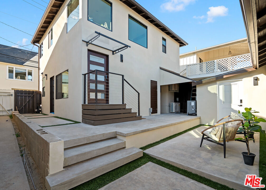 216 Cliff Drive, Laguna Beach CA 92651 - photo 3