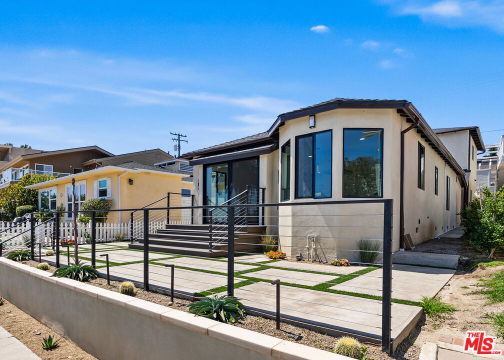 216 Cliff Drive, Laguna Beach CA 92651 - photo 10